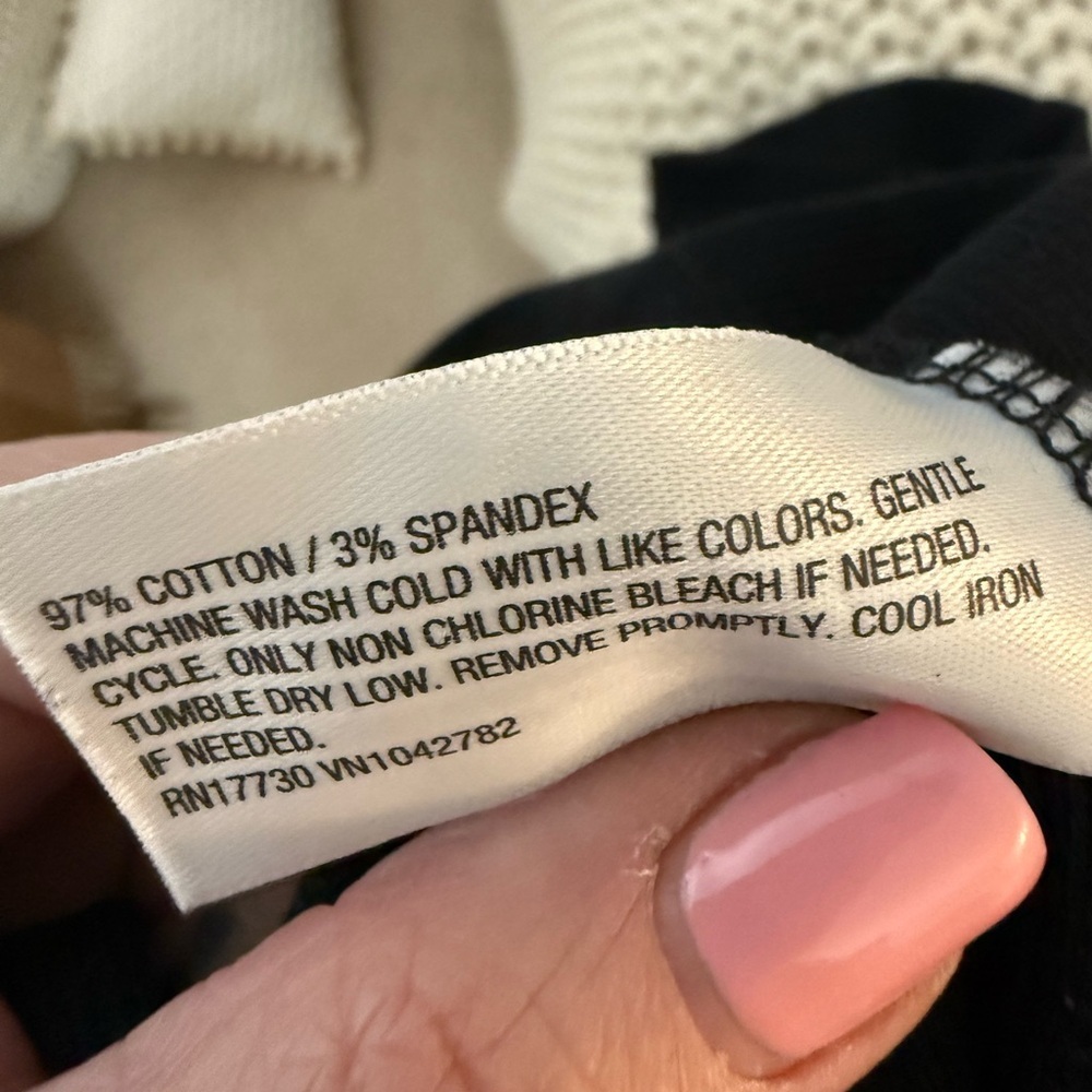 Universal Thread Classic Black Garment - Picture 9 of 9